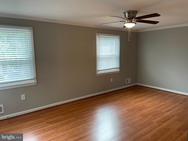 Building Photo - 1421 Potomac Heights Dr