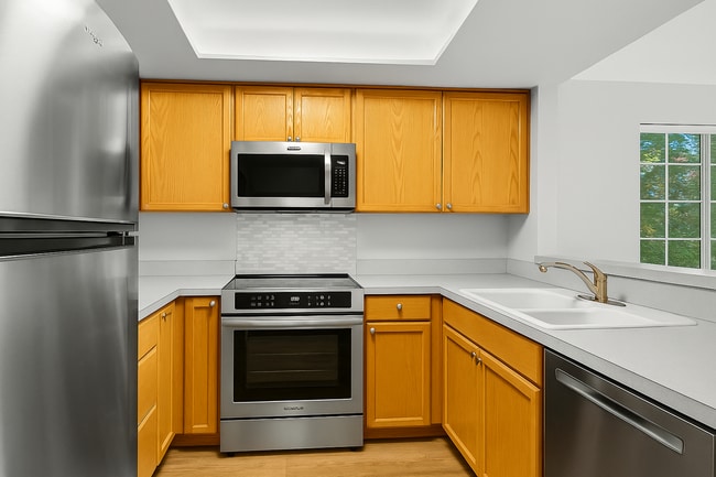 Photo - Beautiful 2 bed, 1.5 bath Townhome located in Edmonds $2395/mo.