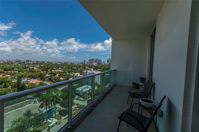 Foto del edificio - 2525 SW 3rd Ave