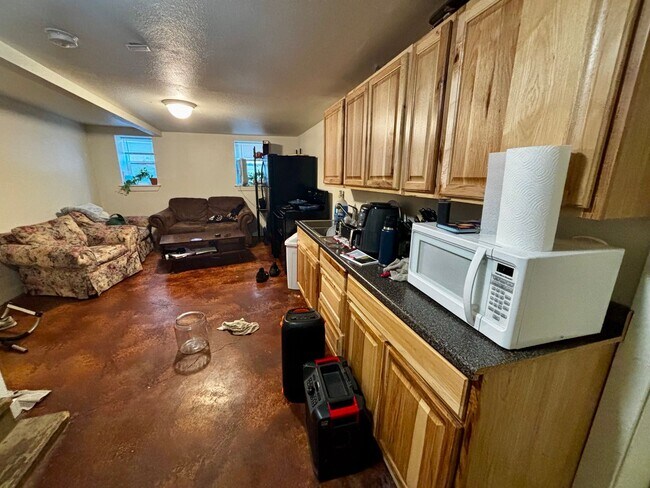 Building Photo - 617 S Jefferson St