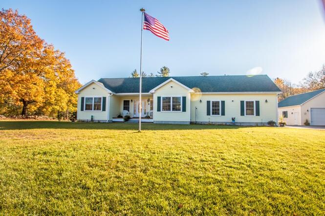 Foto principal - 44 Merrill Corner Rd