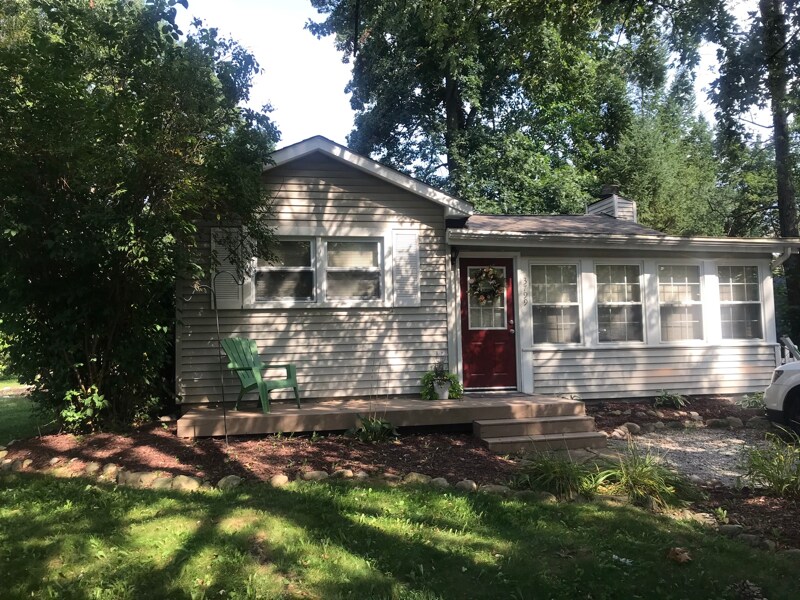 Primary Photo - 3799 Fieldview Ave