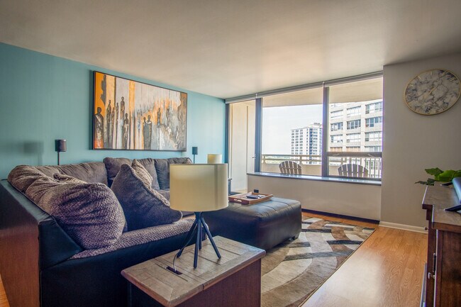 Foto del edificio - 3930 N Pine Grove Ave
