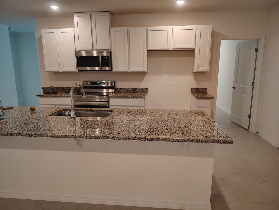Building Photo - 5794 NW Culebra Ave