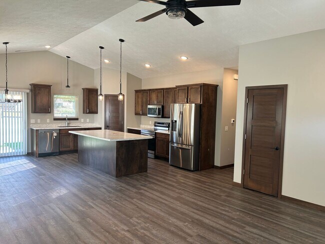 Foto del edificio - 1301 S Foss Ave