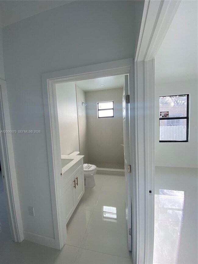 Foto del edificio - 1851 Wilmington St