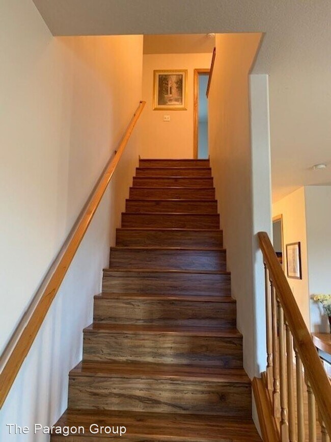 Building Photo - 4 br, 2.5 bath House - 412 Charbonneau