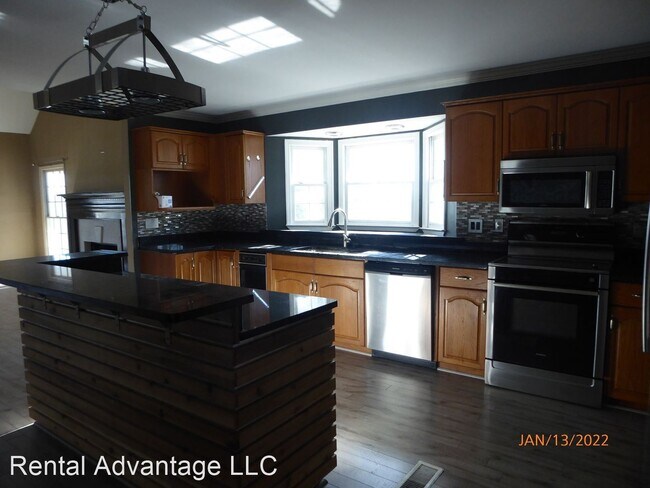 Building Photo - 5 br, 3.5 bath House - 1445 Secretariat Dr