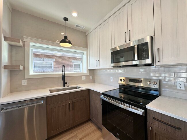 Building Photo - RR 156 Duplex