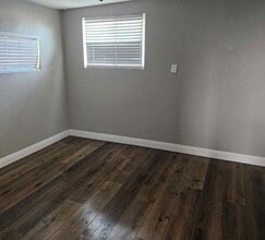 Building Photo - 10515 Cypress Ave