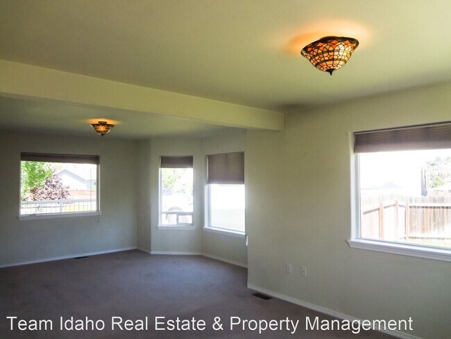 Building Photo - 3 br, 2.5 bath House - 335 Julie Drive