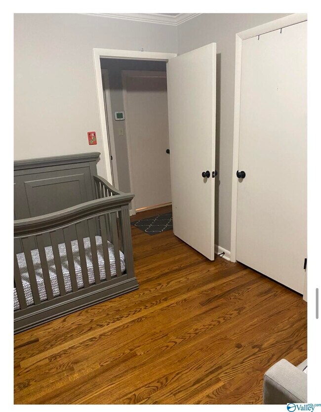 Foto del edificio - 817 Chambers Dr NE