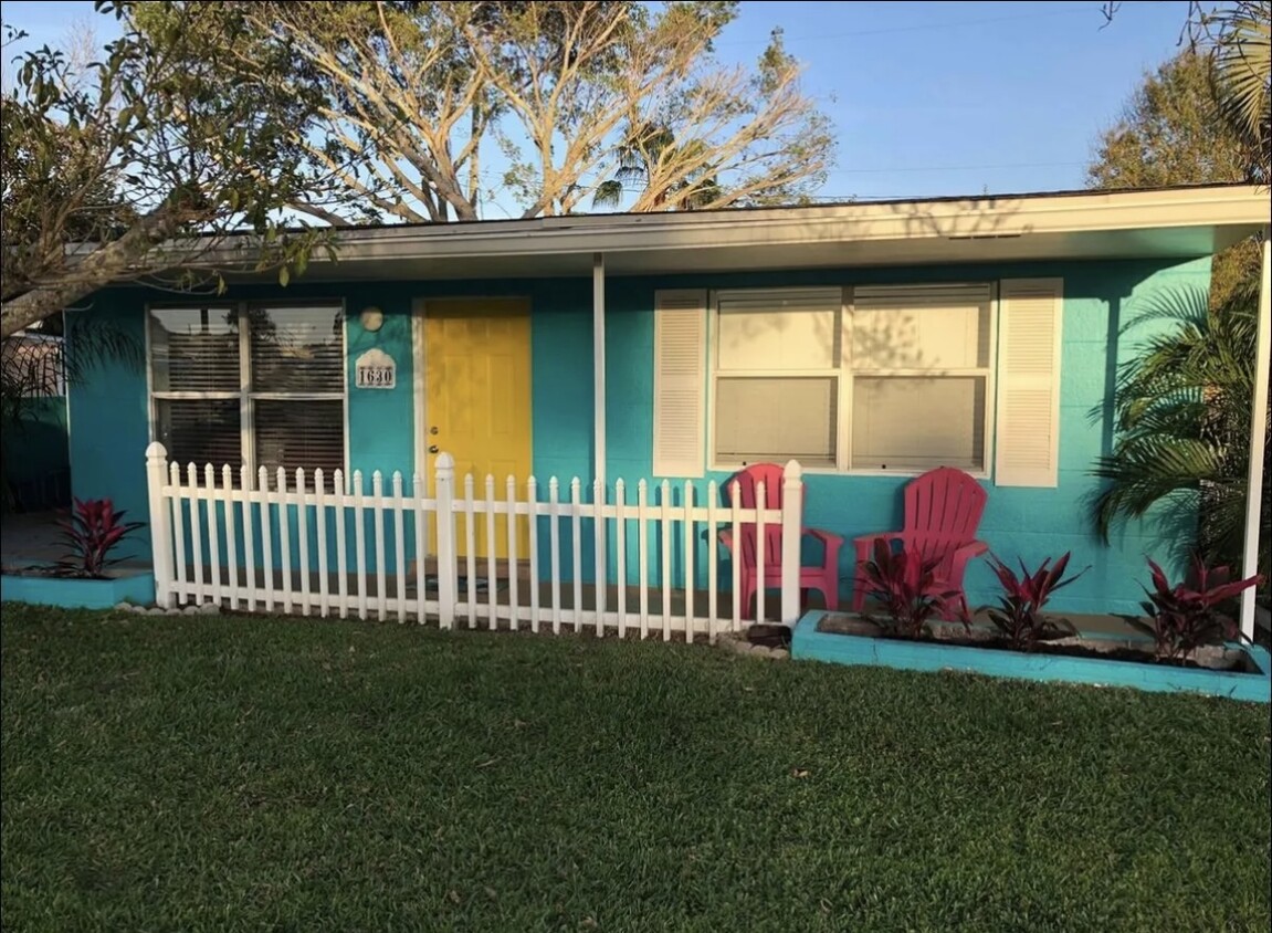 Front of House with porch - 1630 6th Ave