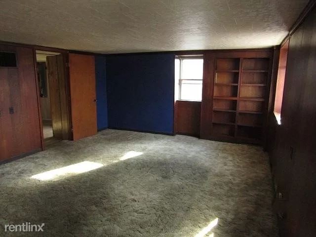 Building Photo - 310 Wilber St