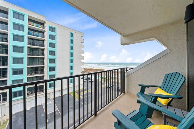 Building Photo - 407 W Beach Blvd