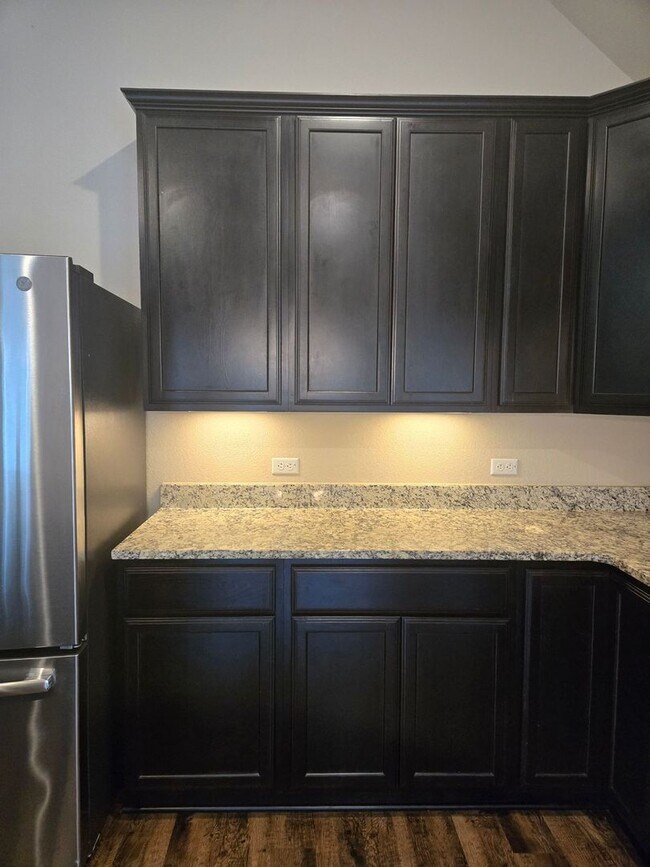 Foto del edificio - 1609 Hillside Dr