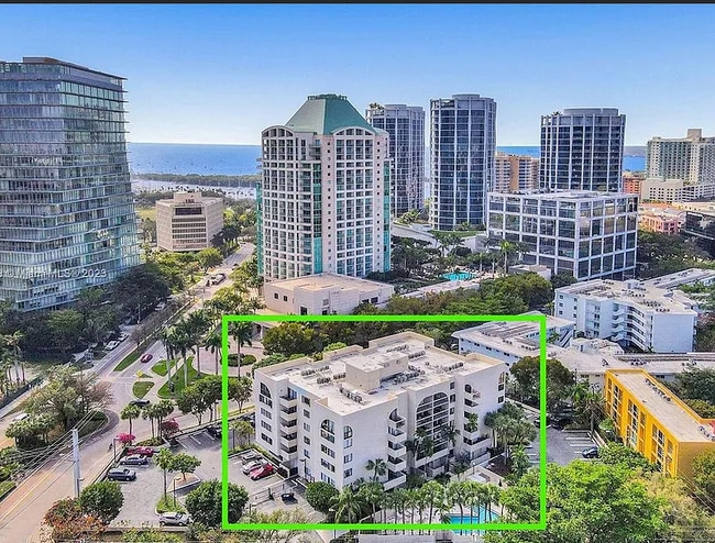 Foto del edificio - 2715 Tigertail Ave