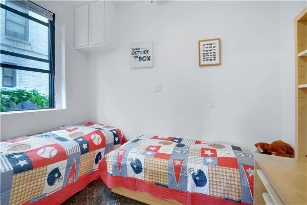 Foto del edificio - 2127 33rd St