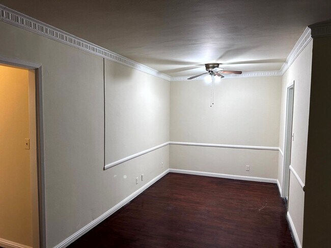 Foto del edificio - 356 Hayworth Ave