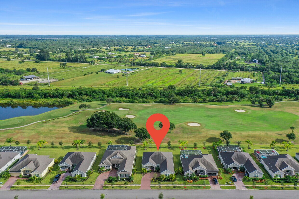 Foto principal - 7177 E Village Square