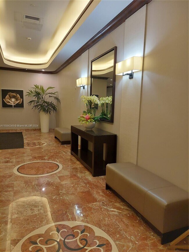 Foto del edificio - 3610 Yacht Club Dr