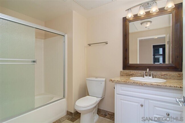 Foto del edificio - 9229 Regents Rd