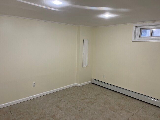 Building Photo - 1497 Lydia Ave