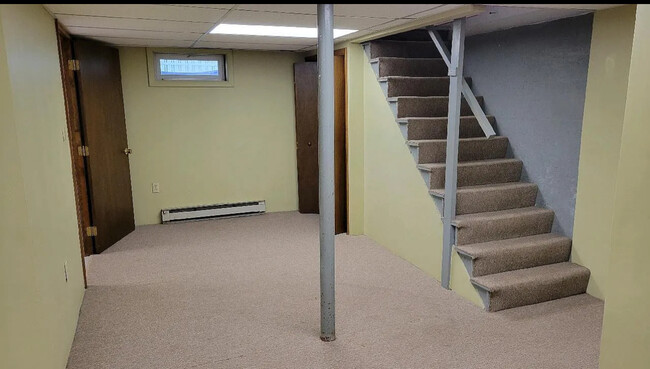 Building Photo - 63 Oakley St