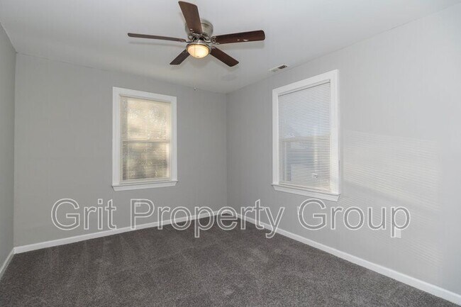 Building Photo - 2708 Olive St