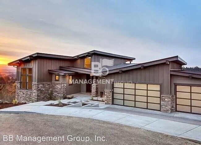Foto del edificio - 5 br, 3 bath House - 14837 NW Red Cedar Court