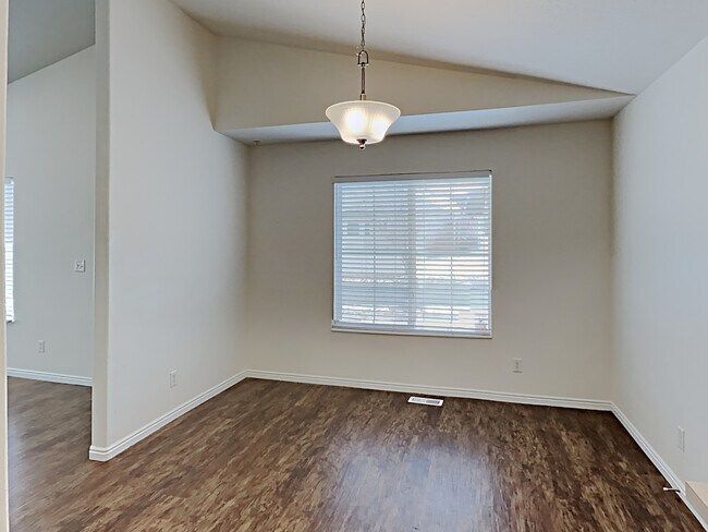 Building Photo - 2396 N Nectar Way