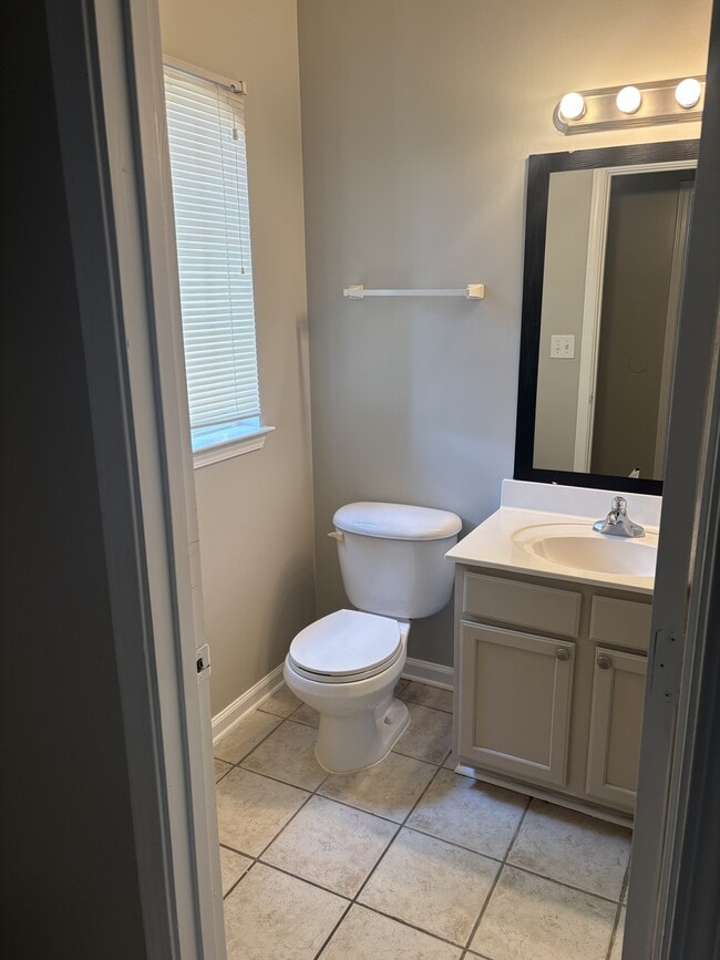 Building Photo - 9150 Cinderhill Cove E