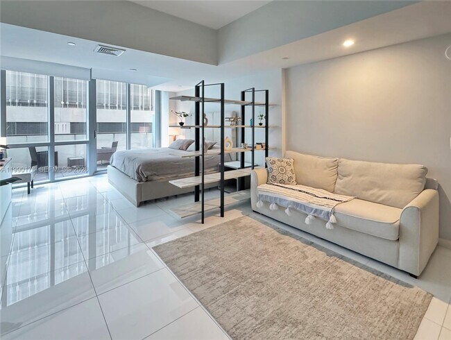 Foto del edificio - 851 NE 1st Ave