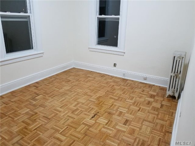 Foto del edificio - 109-32 112th St