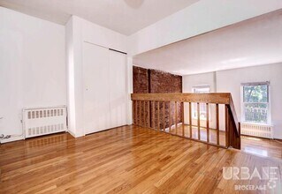 Building Photo - 35 Grove St