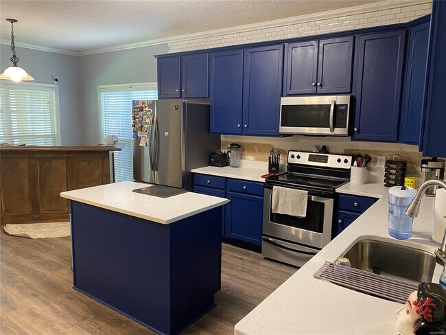Building Photo - 4069 Brookshire Way