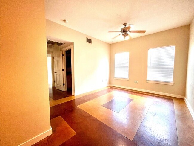 Foto del edificio - 2106 Cullen Ave