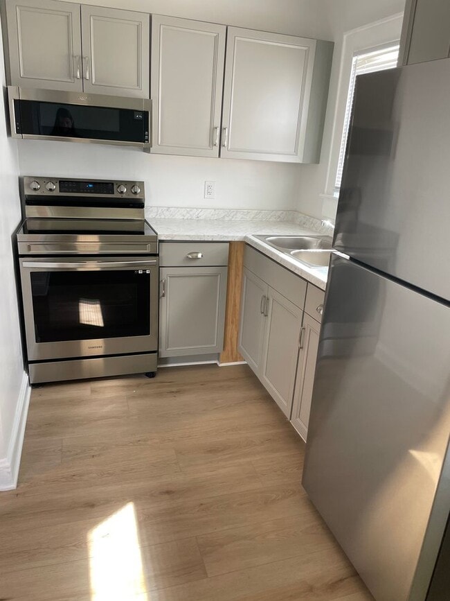 Foto del edificio - Updated 1 Bedroom Duplex  On Spring Garden...