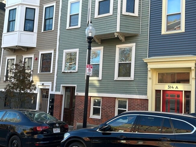 Building Photo - 314 Bunker Hill St
