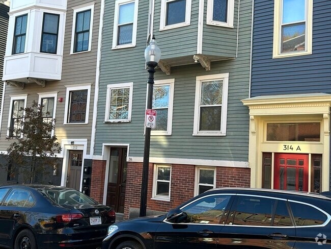 Building Photo - 314 Bunker Hill St
