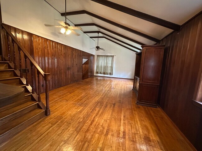 Foto del edificio - Welcome to this charming 3-bedroom, 2-bathroom home located in the heart of Russellville, AR.