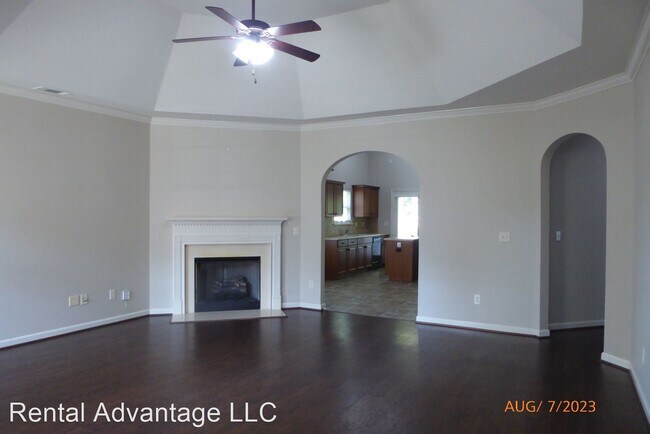 Building Photo - 3 br, 2 bath House - 245 Appleford Rd