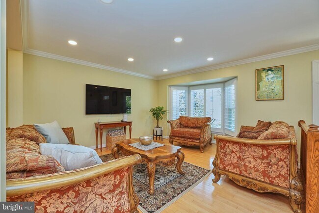 Building Photo - 2029 Meadow Springs Dr