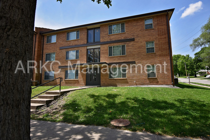 Primary Photo - 7008 Cleveland Ave
