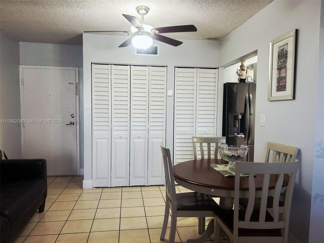 Foto del edificio - 8261 NW 8th St