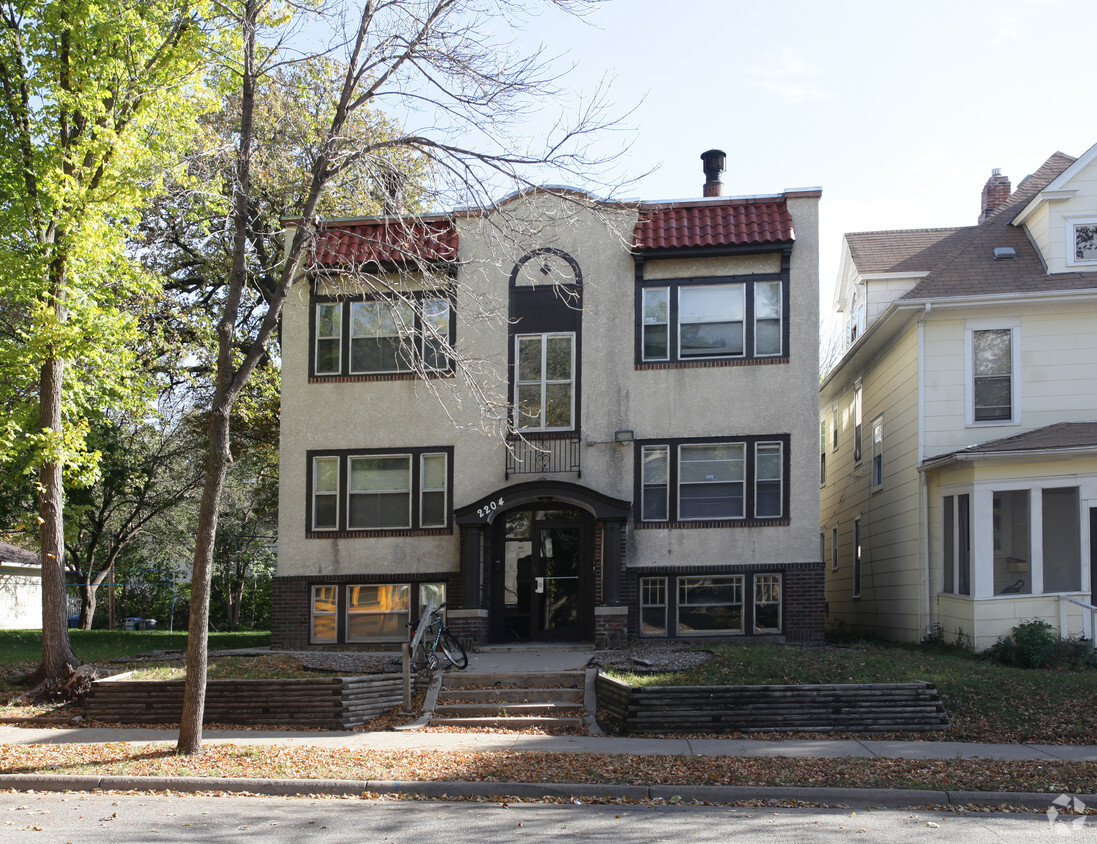 Building Photo - 2204 Emerson Ave N