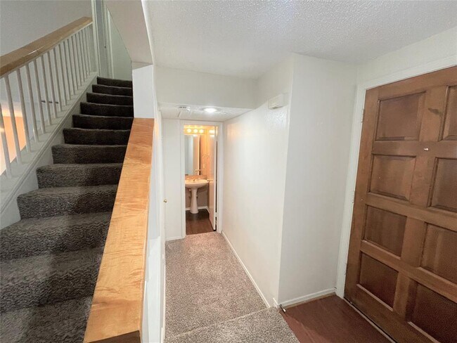 Building Photo - 629 Cimarron Trail