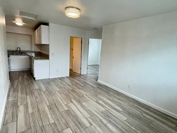 Foto del edificio - 6091 Wilkinson Street