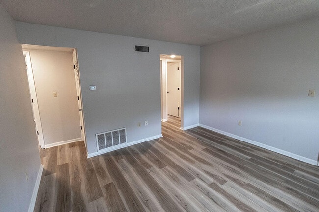 Building Photo - 2925 Northland Dr