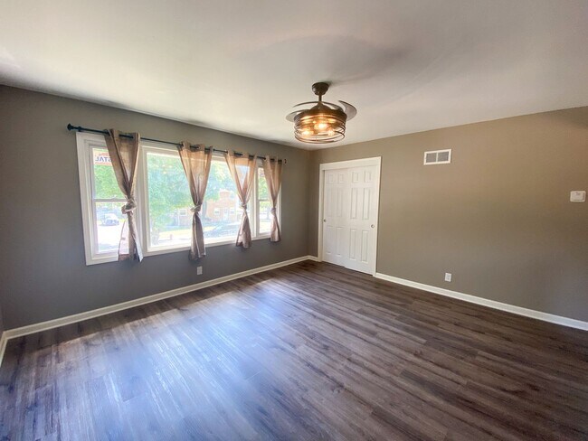 Foto del edificio - 6011 N 62nd St